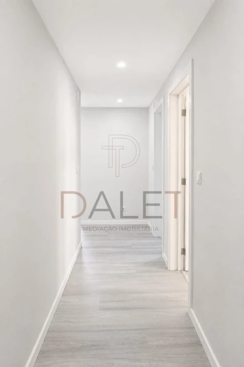 Apartamento T2 para Venda em Corroios