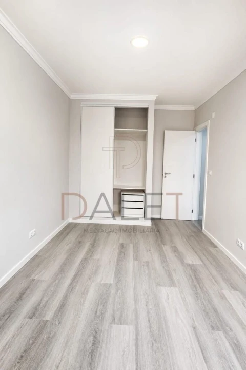 Apartamento T2 para Venda em Corroios