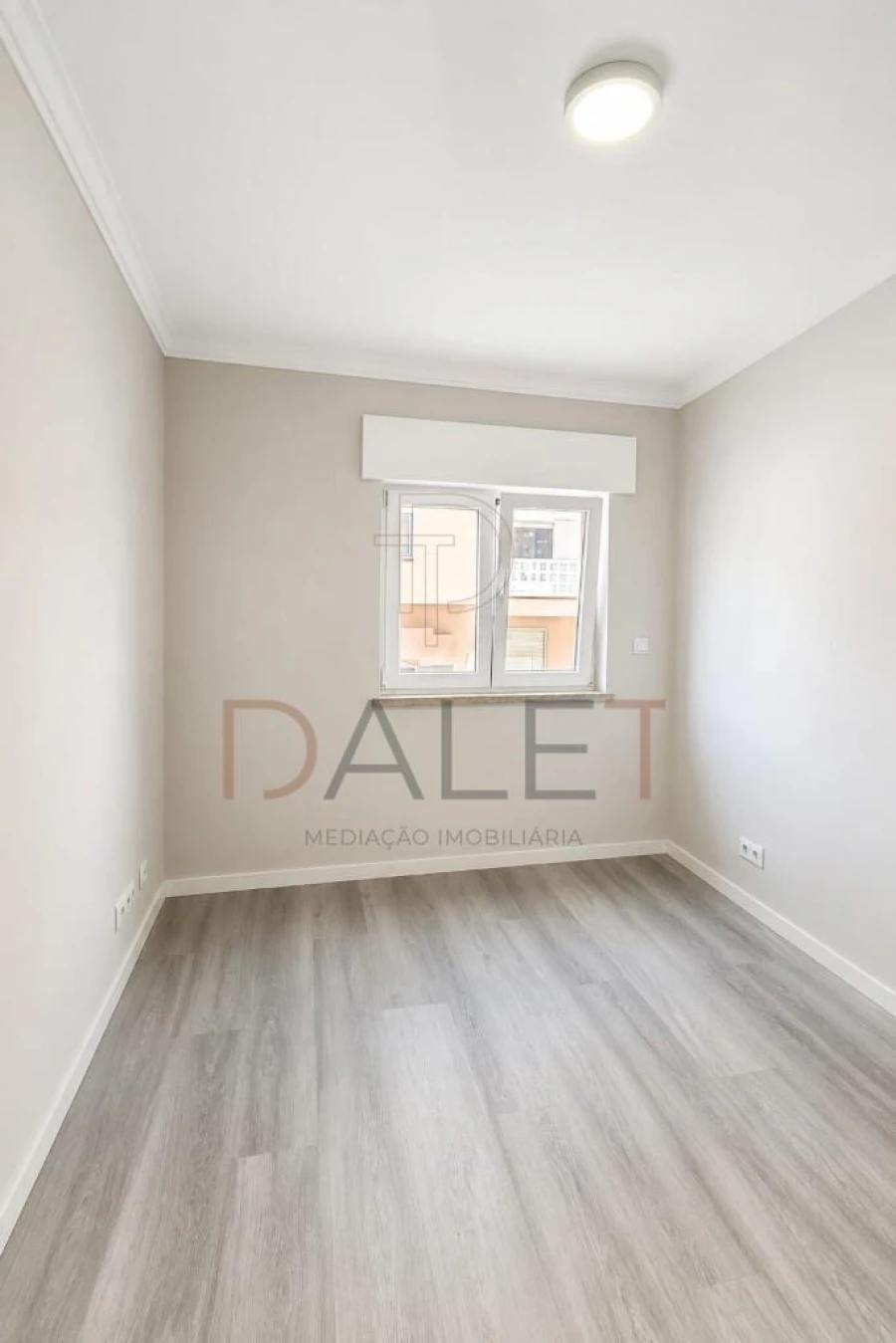 Apartamento T2 para Venda em Corroios Foto 14