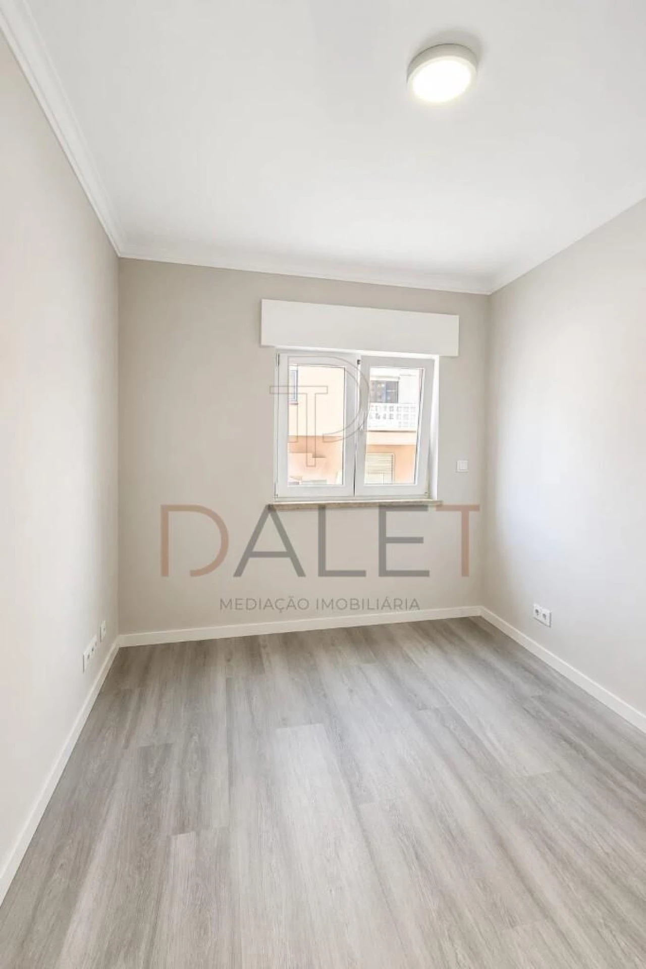 Apartamento T2 para Venda em Corroios Foto 14