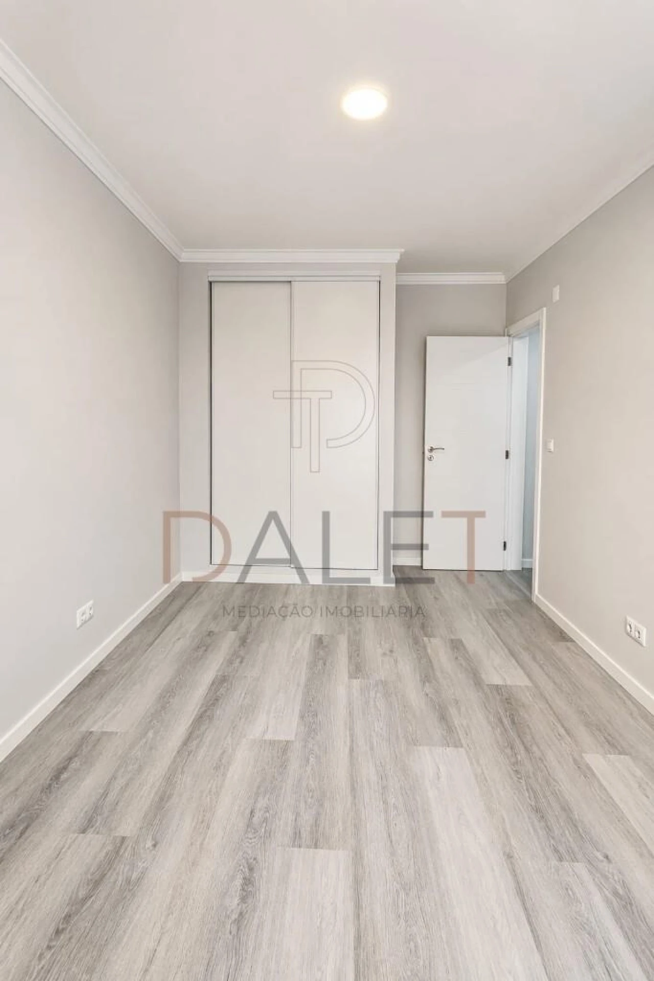 Apartamento T2 para Venda em Corroios Foto 18