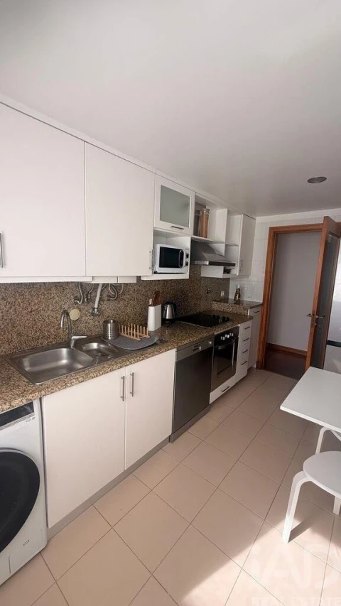 Apartamento T2 para Arrendamento em Vila Nova de Anha
