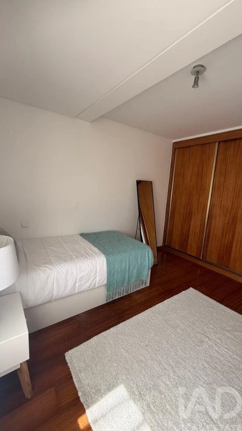 Apartamento T2 para Arrendamento em Vila Nova de Anha