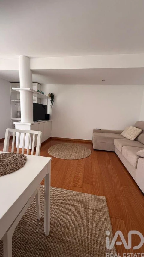 Apartamento T2 para Arrendamento em Vila Nova de Anha