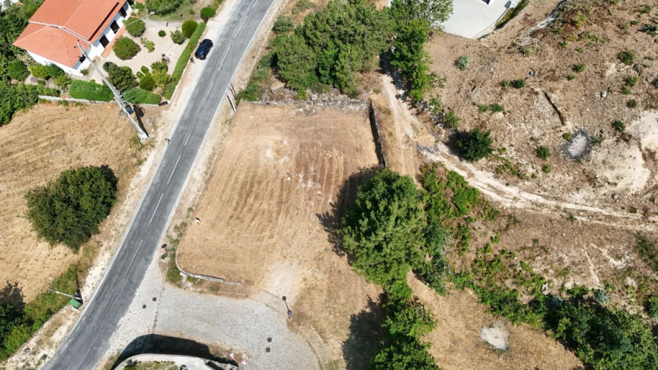 Terreno para Venda em Gouveia (São Pedro e São Julião) Foto 2