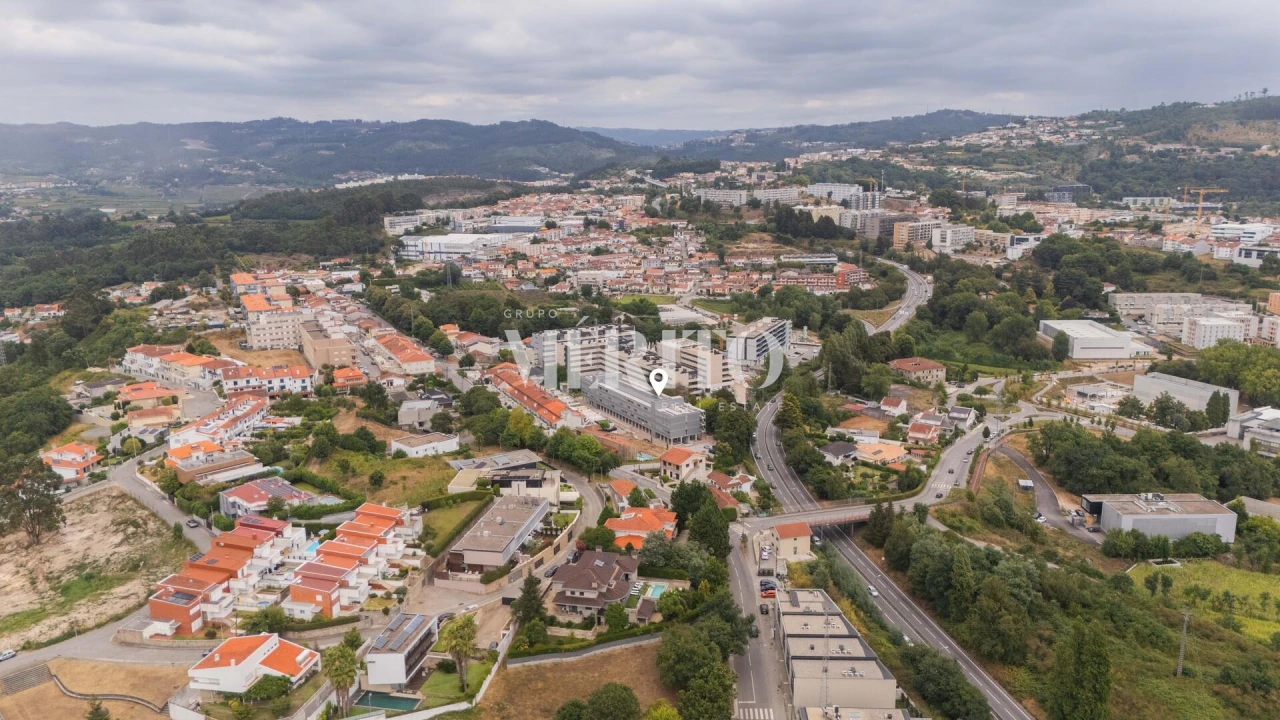 Apartamento T1 para Venda em Azurem Foto 2