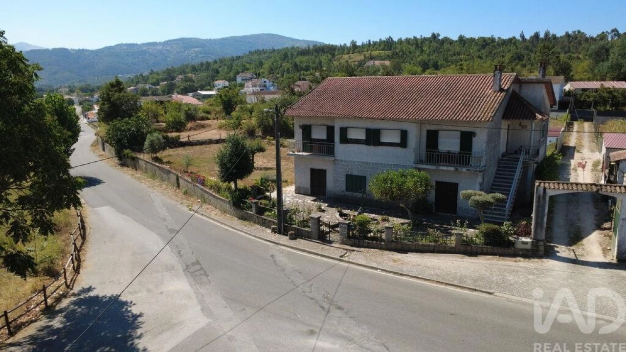 Moradia T5 para Venda em Côja e Barril de Alva Foto 1