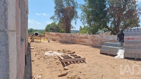 Moradia T3 para Venda em Salir de Matos