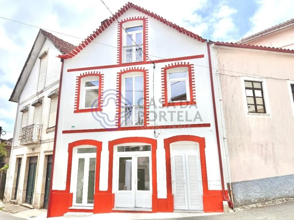 Moradia T3 para Venda em Lorvão Foto 1