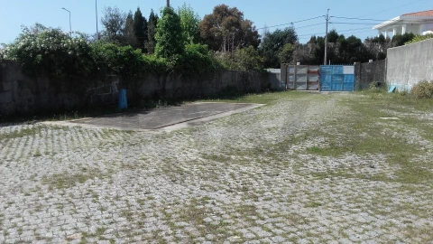 Armazém para Venda em Santa Maria de Lamas