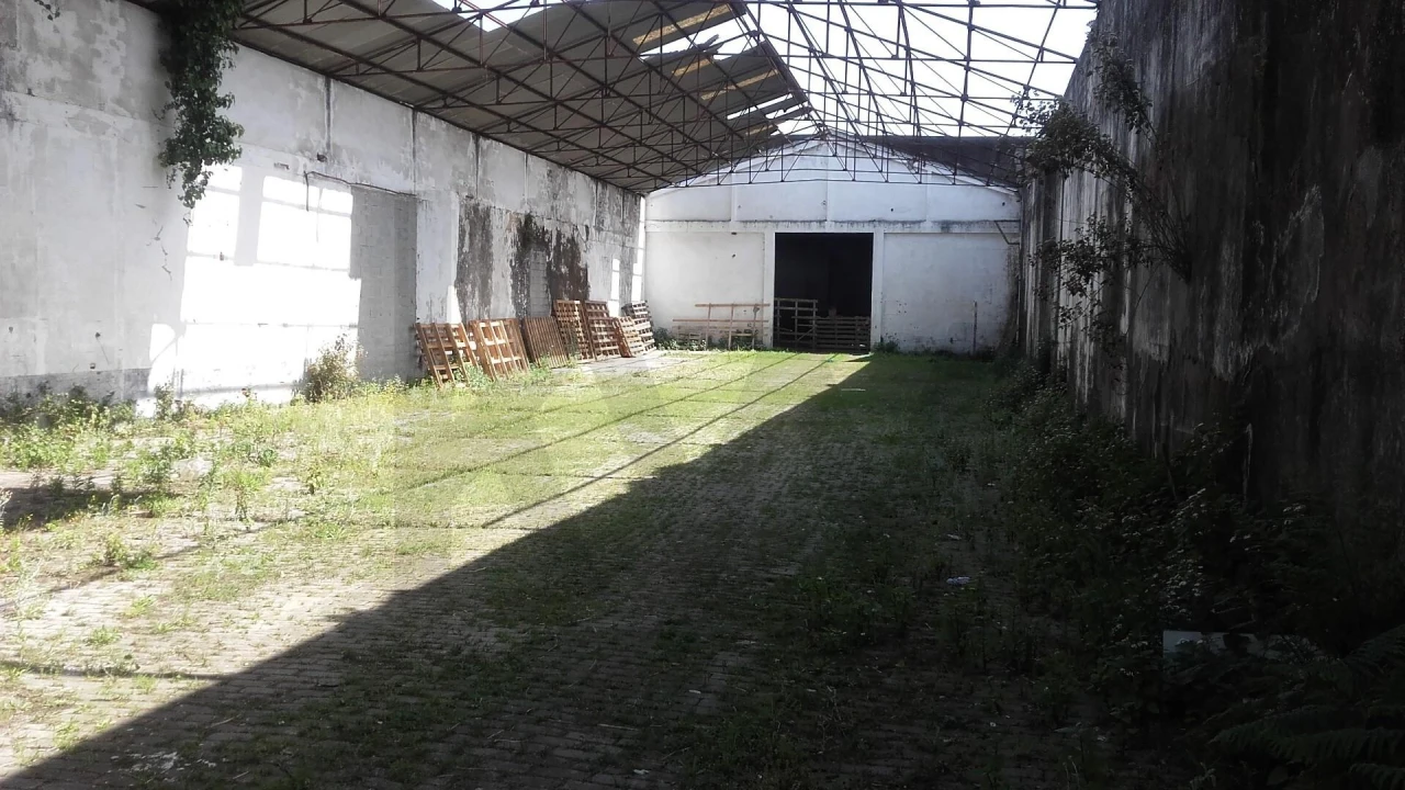 Armazém para Venda em Santa Maria de Lamas Foto 9
