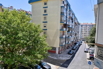 Apartamento T2 para Venda em Massamá e Monte Abraão