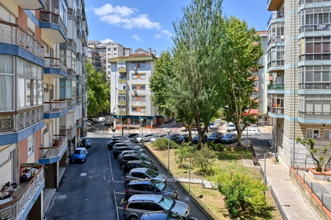 Apartamento T2 para Venda em Massamá e Monte Abraão Foto 21