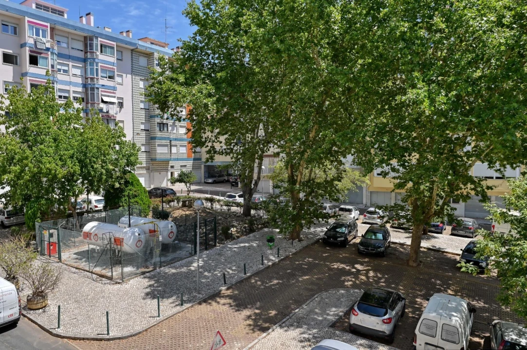 Apartamento T2 para Venda em Massamá e Monte Abraão Foto 23