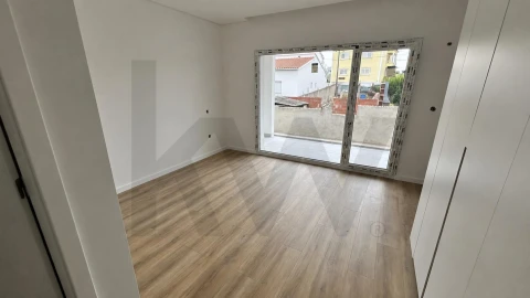 Moradia T3 para Venda em Fernao Ferro