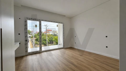Moradia T3 para Venda em Fernao Ferro