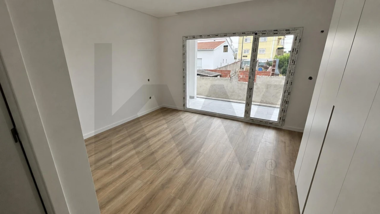 Moradia T3 para Venda em Fernao Ferro Foto 15