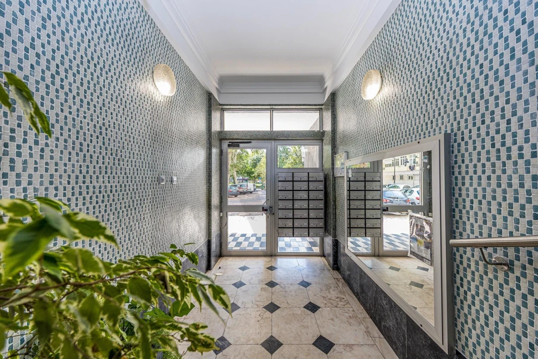 Apartamento T2 para Venda em Benfica Foto 24