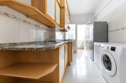 Apartamento T2 para Venda em Benfica