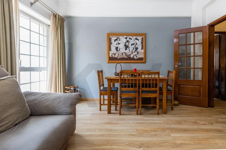 Apartamento T2 para Venda em Benfica Foto 5