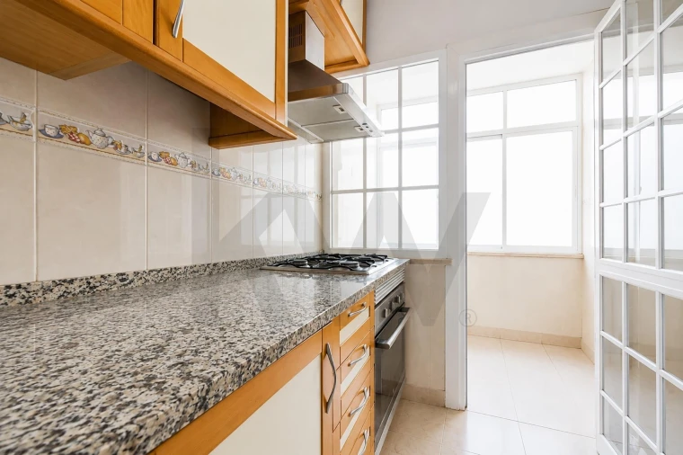Apartamento T2 para Venda em Benfica Foto 11