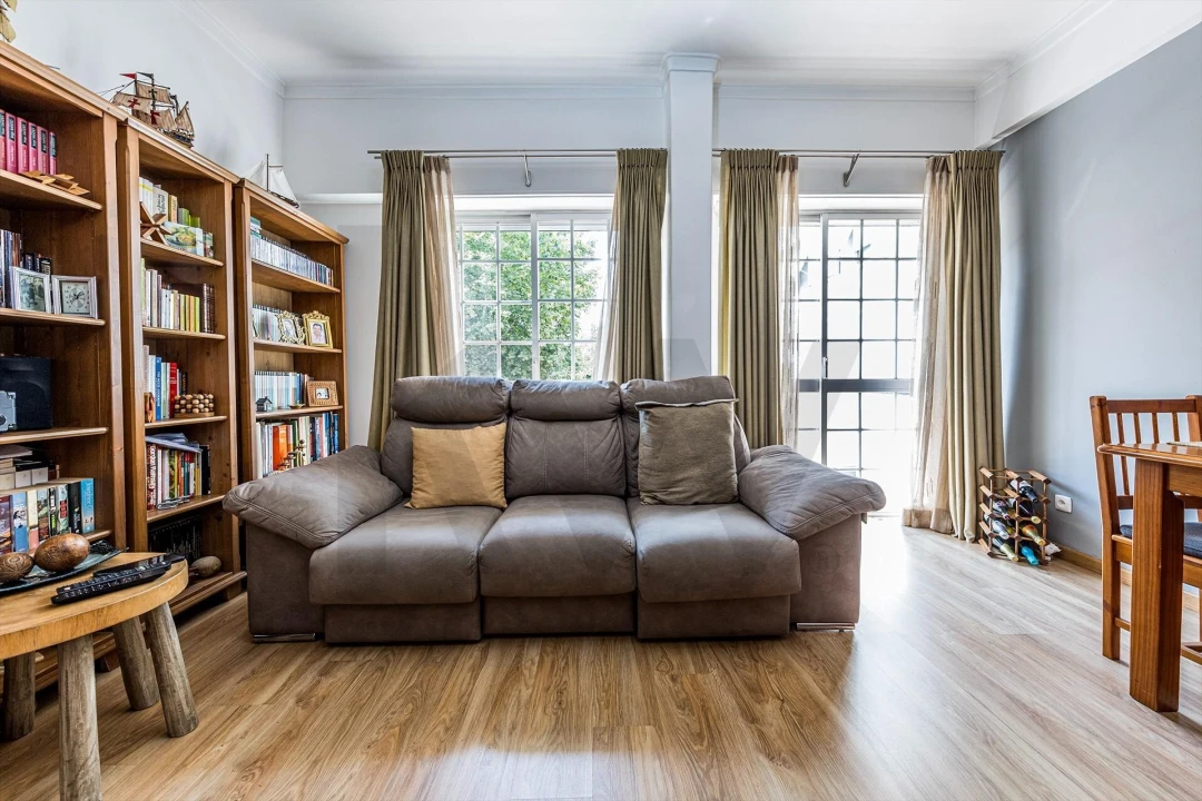 Apartamento T2 para Venda em Benfica Foto 3
