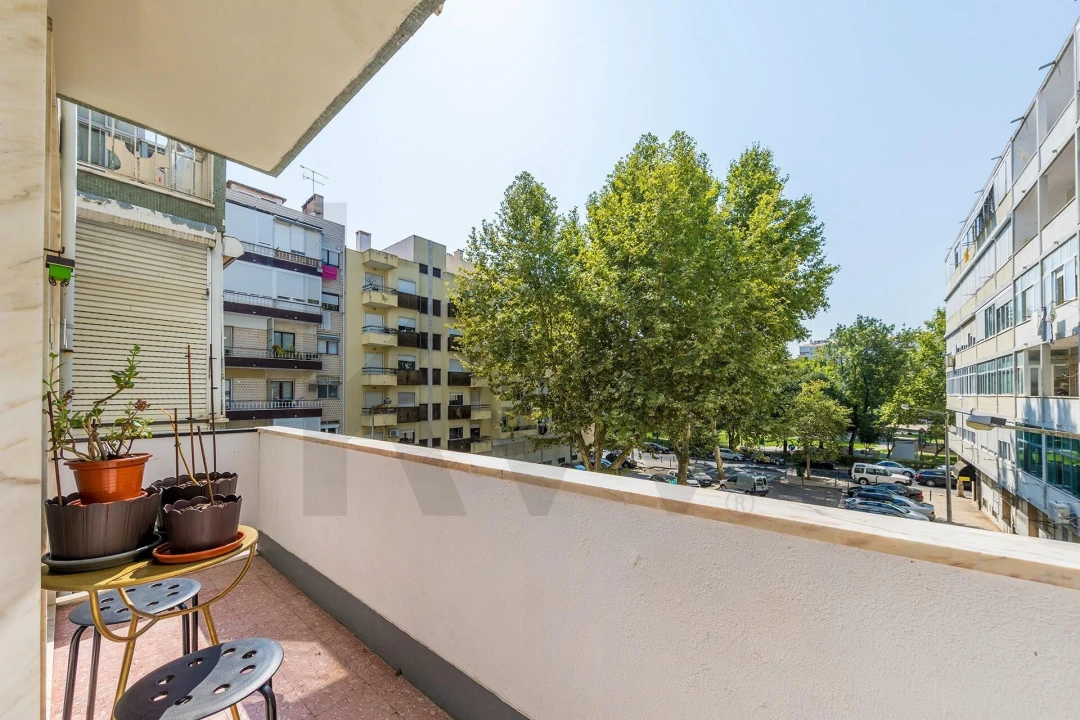 Apartamento T2 para Venda em Benfica Foto 6