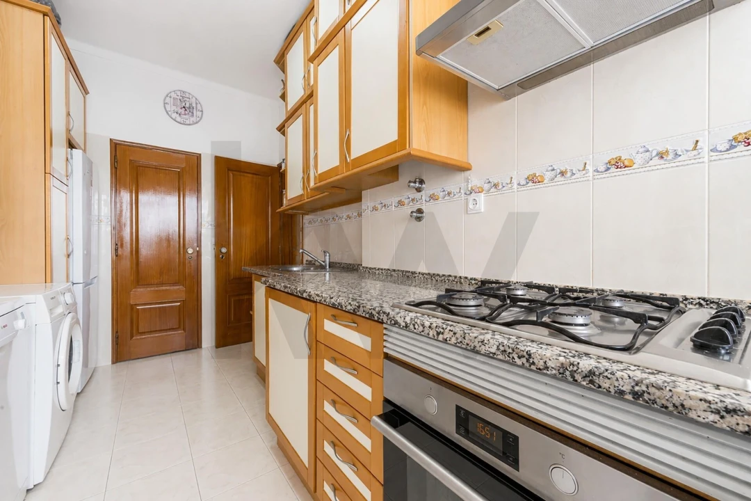 Apartamento T2 para Venda em Benfica Foto 12