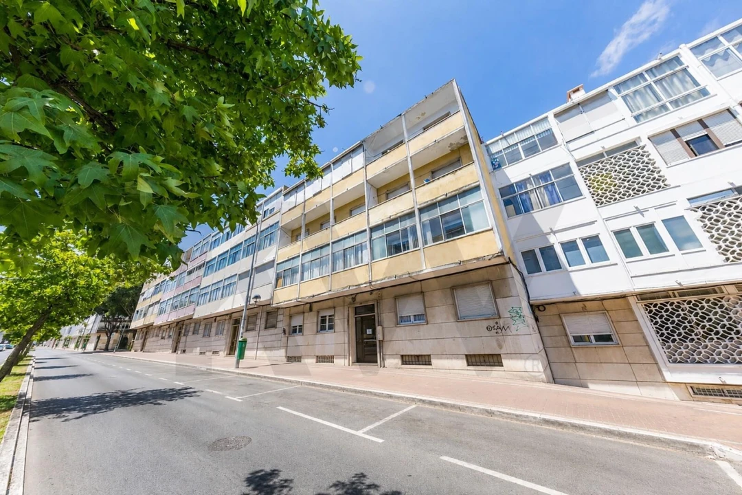Apartamento T2 para Arrendamento em Alfragide Foto 16