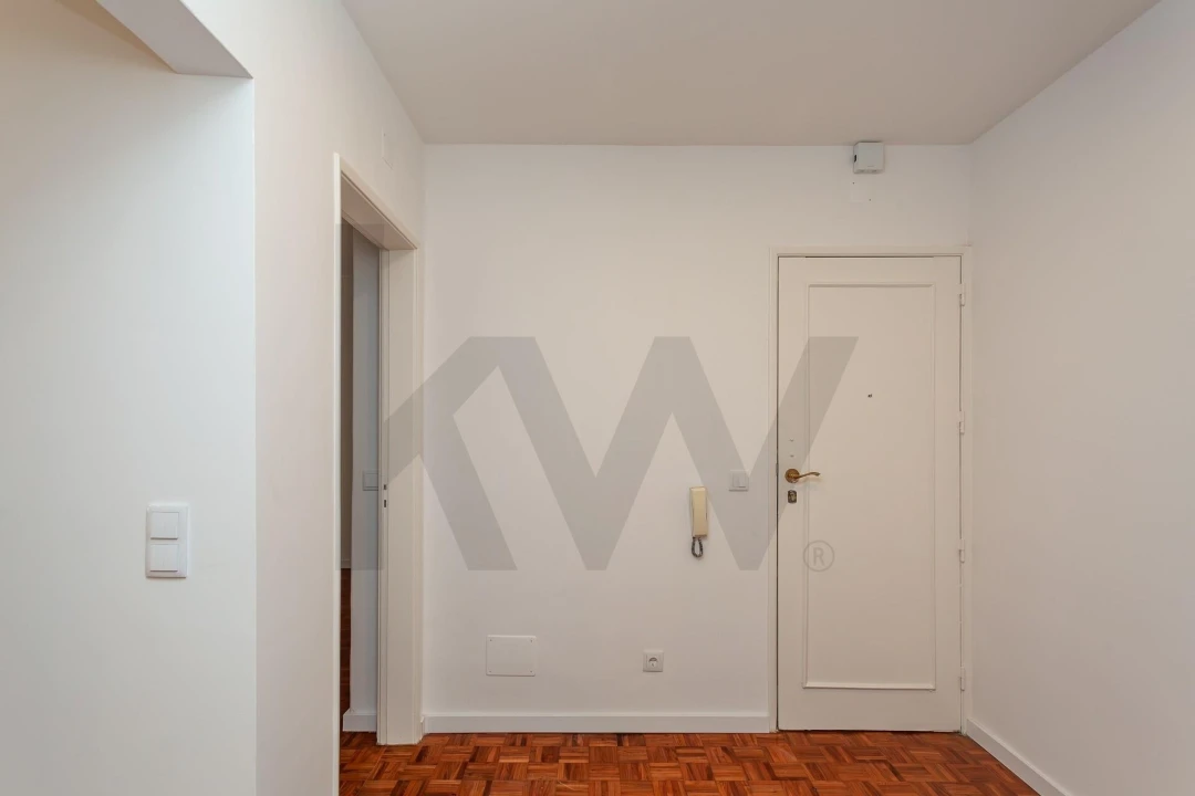 Apartamento T4 para Arrendamento em Algés, Linda-A-Velha e Cruz Quebrada-Dafundo Foto 12