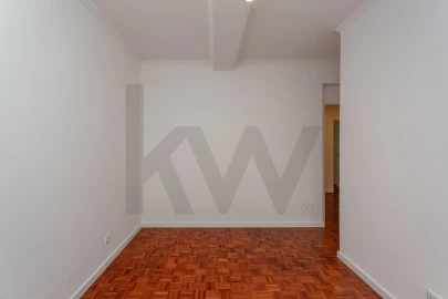 Apartamento T4 para Arrendamento em Algés, Linda-A-Velha e Cruz Quebrada-Dafundo