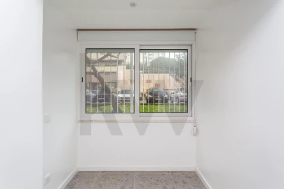 Apartamento T4 para Arrendamento em Algés, Linda-A-Velha e Cruz Quebrada-Dafundo
