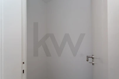 Apartamento T4 para Arrendamento em Algés, Linda-A-Velha e Cruz Quebrada-Dafundo
