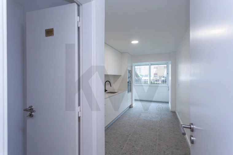 Apartamento T4 para Arrendamento em Algés, Linda-A-Velha e Cruz Quebrada-Dafundo Foto 27
