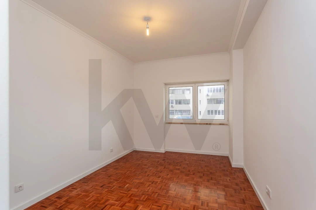 Apartamento T4 para Arrendamento em Algés, Linda-A-Velha e Cruz Quebrada-Dafundo Foto 17