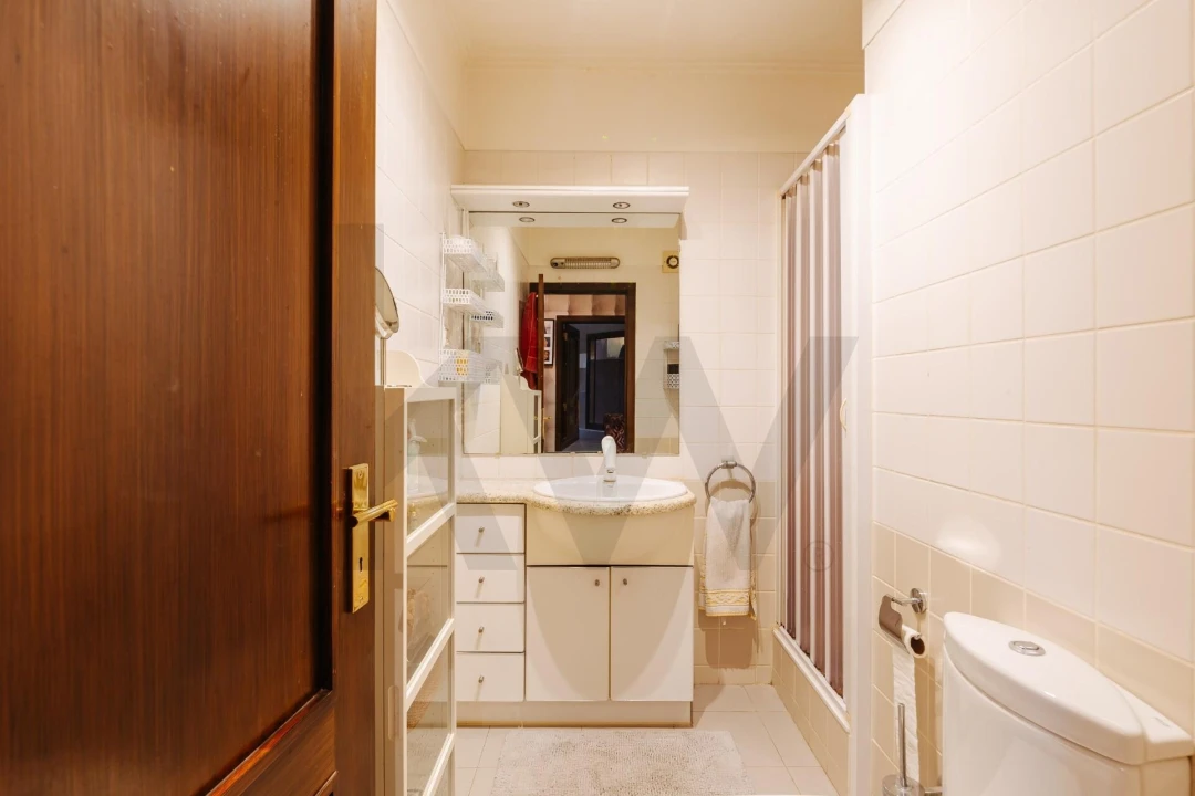 Apartamento T2 para Arrendamento em Carnide Foto 23