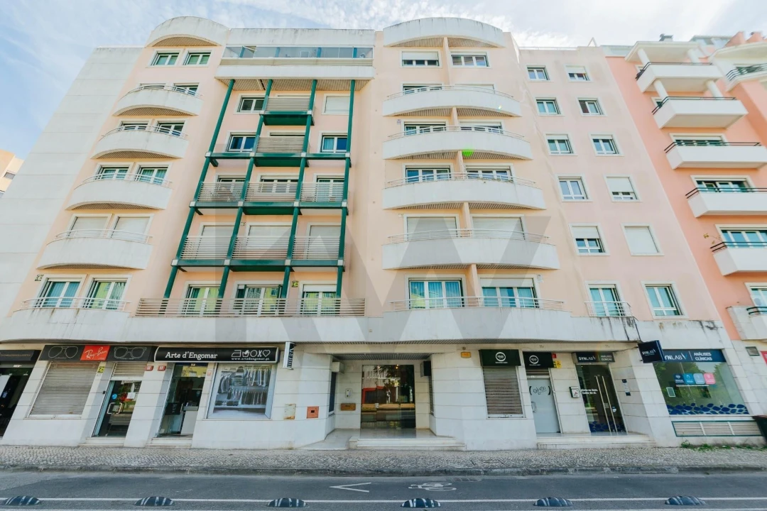 Apartamento T2 para Arrendamento em Carnide Foto 50