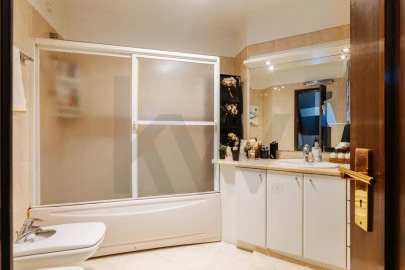 Apartamento T2 para Arrendamento em Carnide