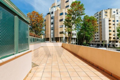 Apartamento T2 para Arrendamento em Carnide