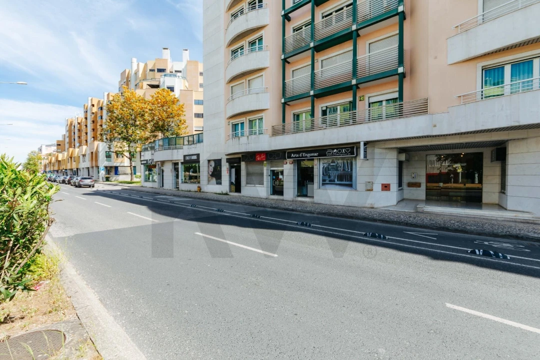Apartamento T2 para Arrendamento em Carnide Foto 52