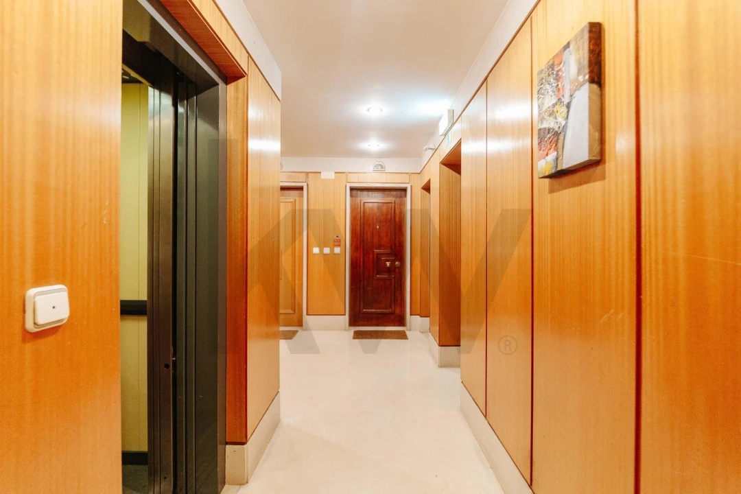 Apartamento T2 para Arrendamento em Carnide Foto 43
