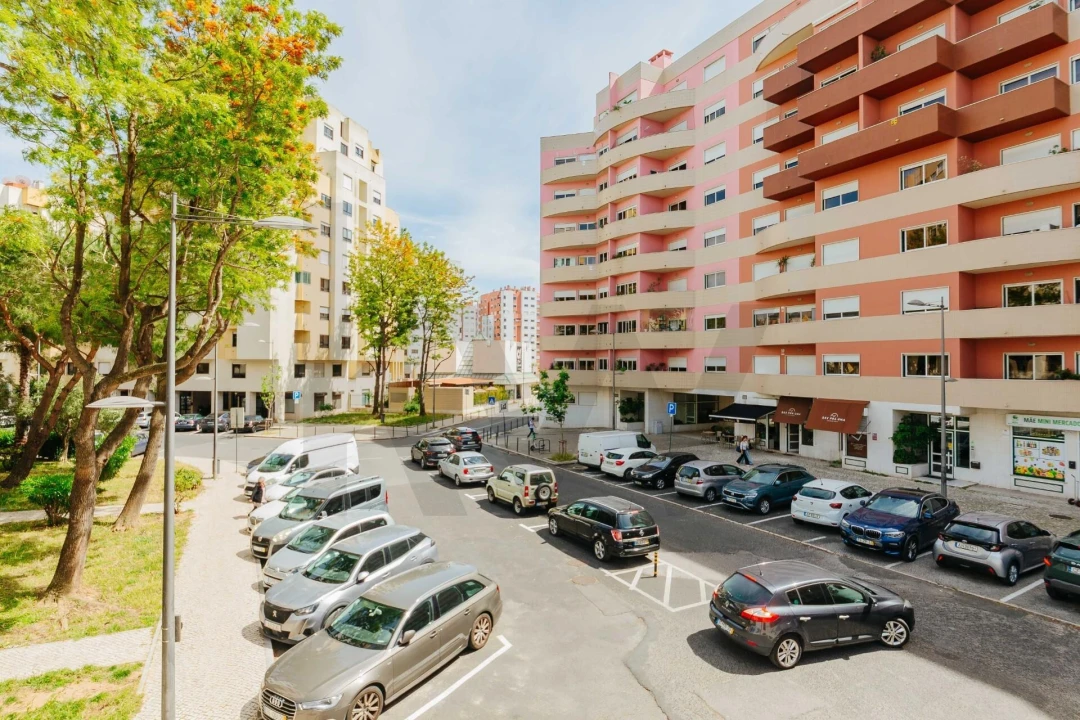 Apartamento T2 para Arrendamento em Carnide Foto 42