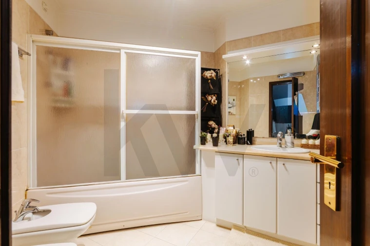Apartamento T2 para Arrendamento em Carnide Foto 30