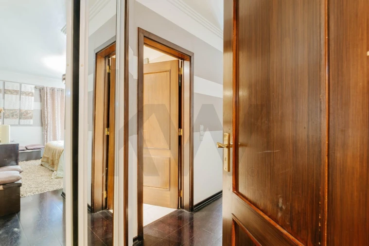 Apartamento T2 para Arrendamento em Carnide Foto 29