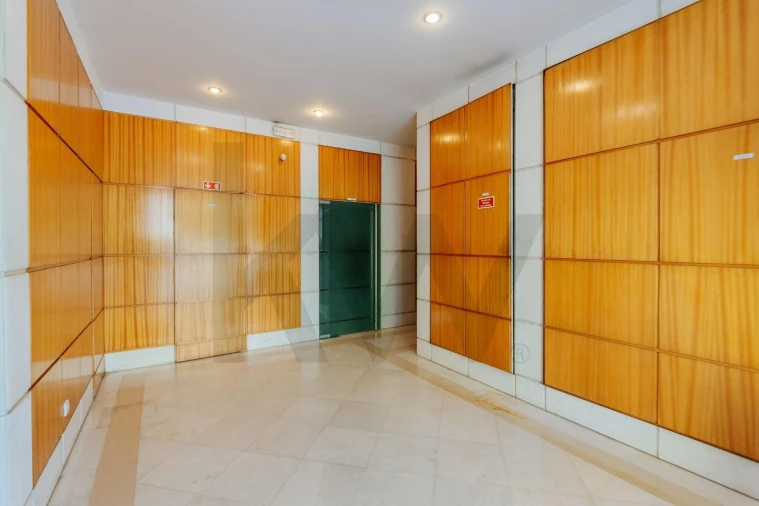 Apartamento T2 para Arrendamento em Carnide Foto 45