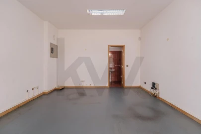 Loja para Venda em Santo Antonio dos Olivais