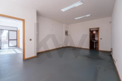 Loja para Venda em Santo Antonio dos Olivais