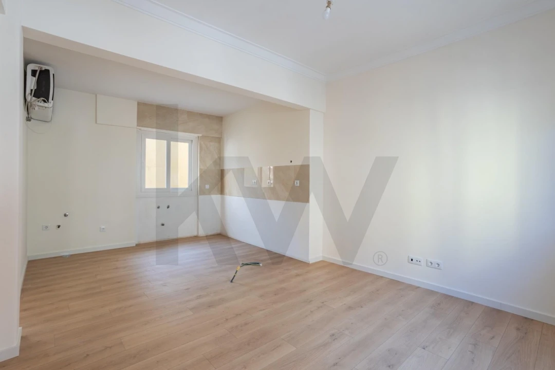 Apartamento T2 para Venda em Penha de França Foto 3