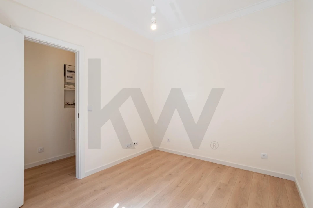 Apartamento T2 para Venda em Penha de França Foto 18