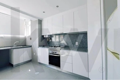 Apartamento T3 para Arrendamento em Requeixo, Nossa Senhora de Fátima e Nariz